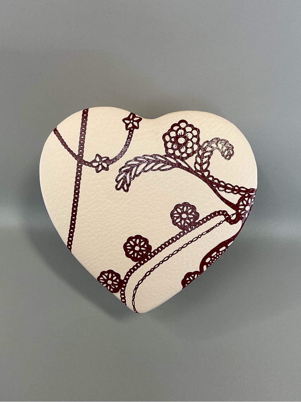 Pandora Pale Pink "Unforgettable Moments" heart-shaped jewelry box.